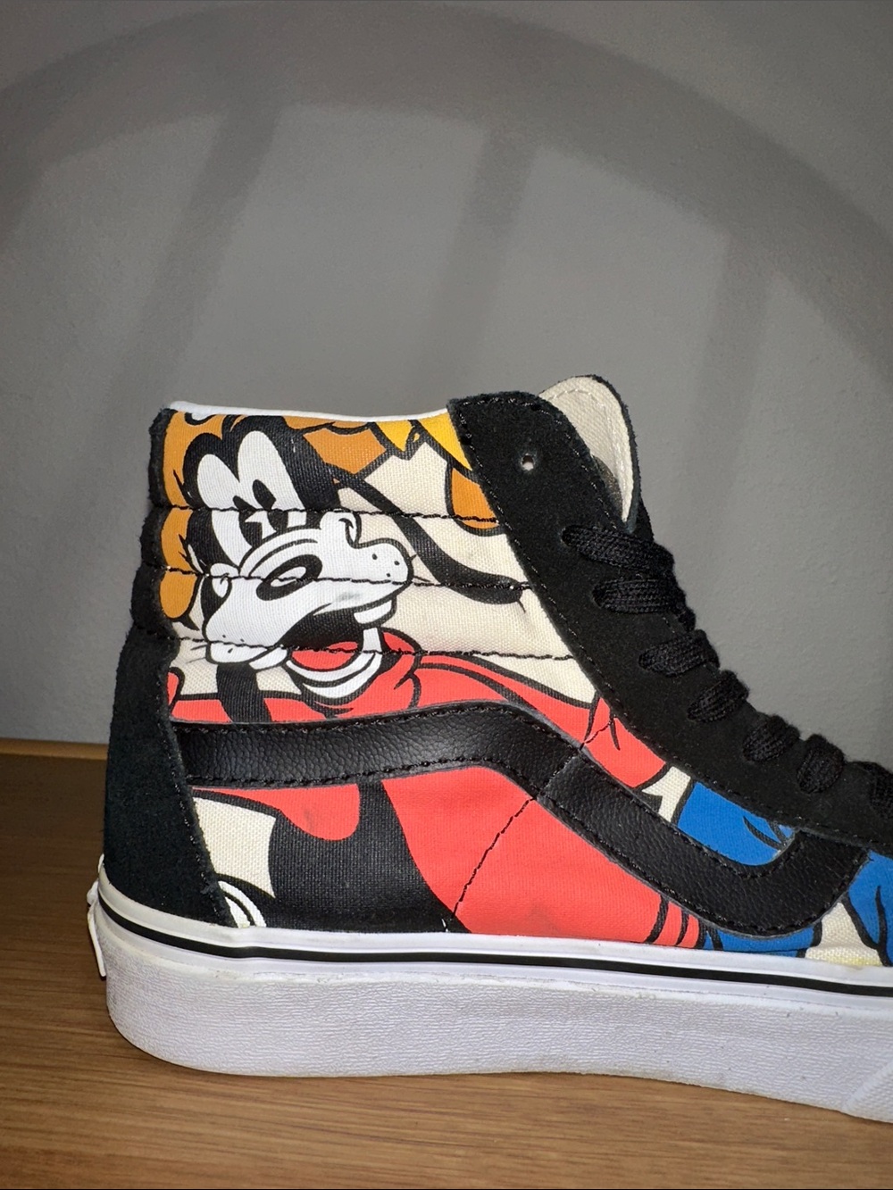 2015 Vans Disney Sk8-Hi sneakers featuring Mickey, Goofy, Pluto, and Donald - Picture 11 of 11